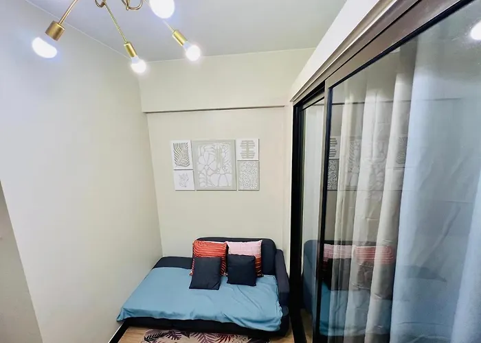 Affordable Staycation In Paranaque Guest house